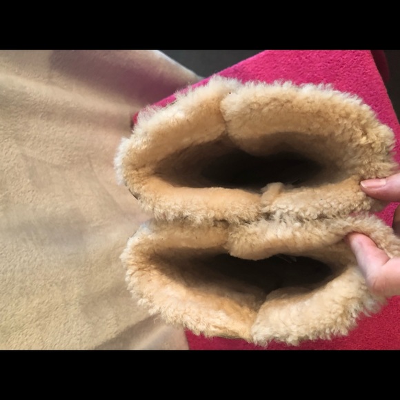 Bearpaw boots. - Picture 5 of 8